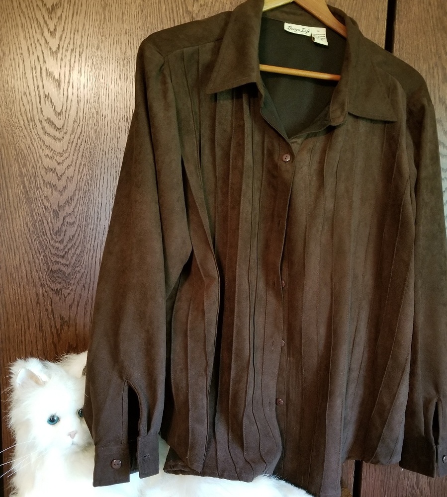 Design Loft suede cloth dark brown shirt
